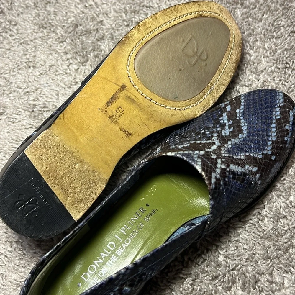 Women’s Donald J Pliner brown leather‎ loafers Snakeskin 5.5 51/2 Flats Comfy